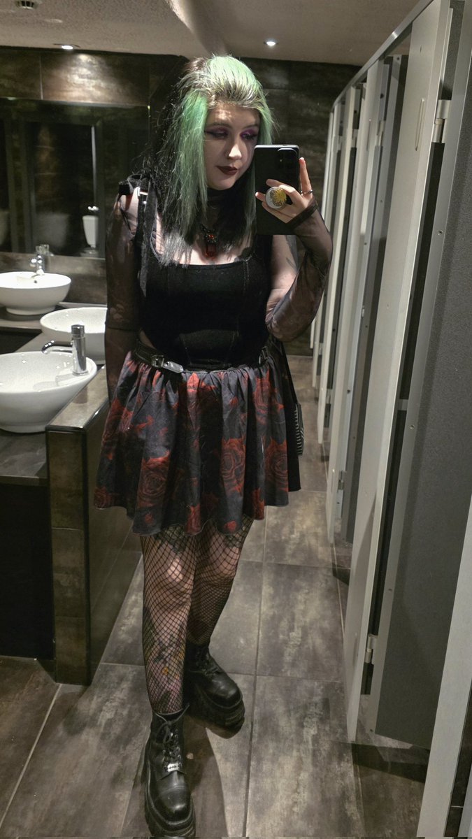 🖤 𝕰𝖒𝖒𝖆 🖤 tweet media