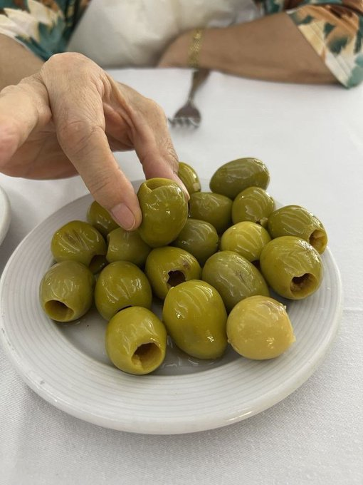 Nadie te quiere, pero yo te amo