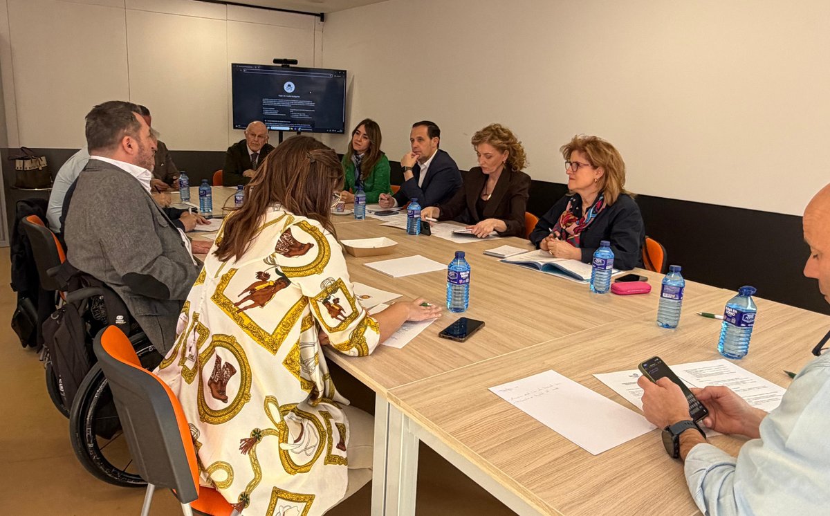 ptscyl's tweet photo. 📣 La @ptscyl se reúne con el @PPValladolid para trasladar sus propuestas: financiación más estable y estructural para garantizar los programas sociales y la creación de una Comisión Permanente en las @Cortes_CYL que aborde los asuntos del #TercerSector https://t.co/PYAnJ5FI3C