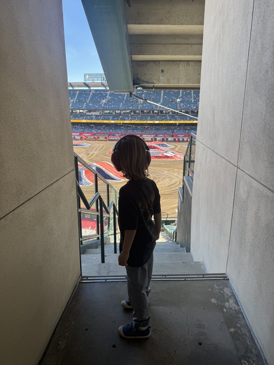 ThankYouX tweet media