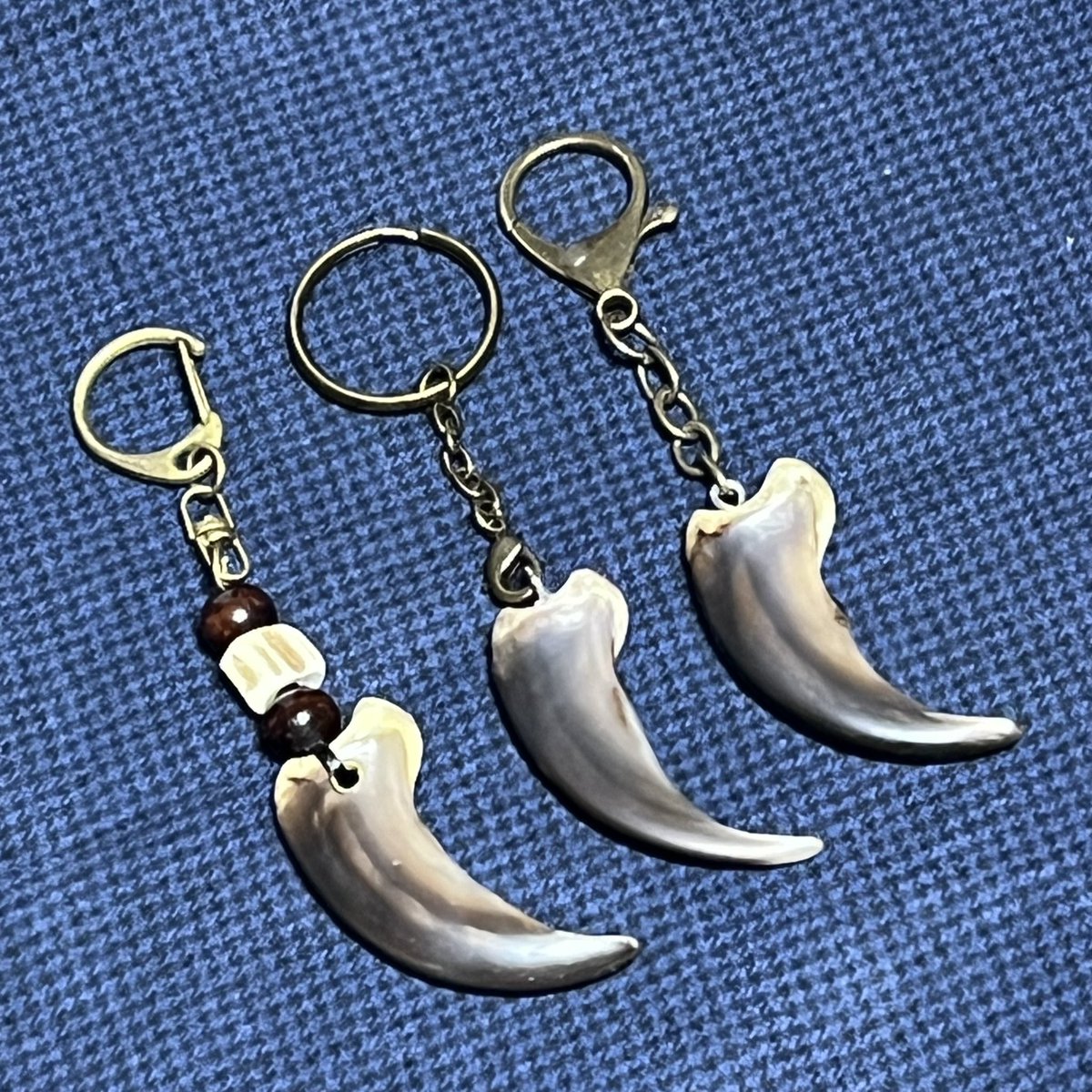 ペンダントには使えない小さな熊爪、ようやく研磨終了。この際