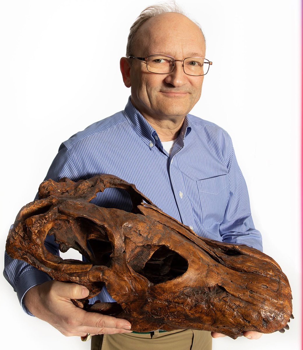 I just heard paleontologist Dr. Hans Sues passed away suddenly! What an incredible loss. I never got to meet him in person but my online interactions were always pleasant. A giant in the field. My thoughts are with his family, friends, and colleagues.
