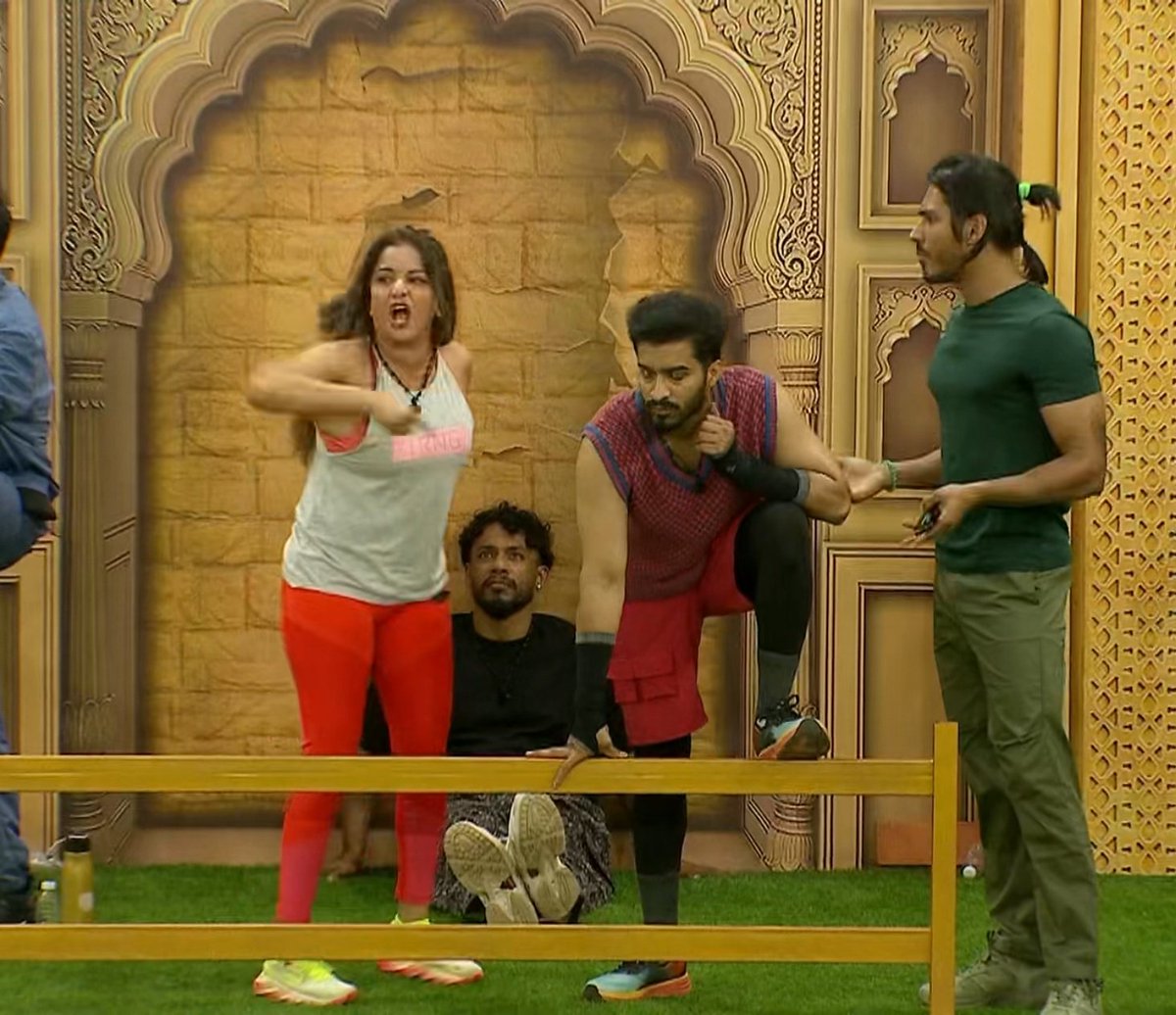 #Monalisa is jaahil of all ! 

#The50