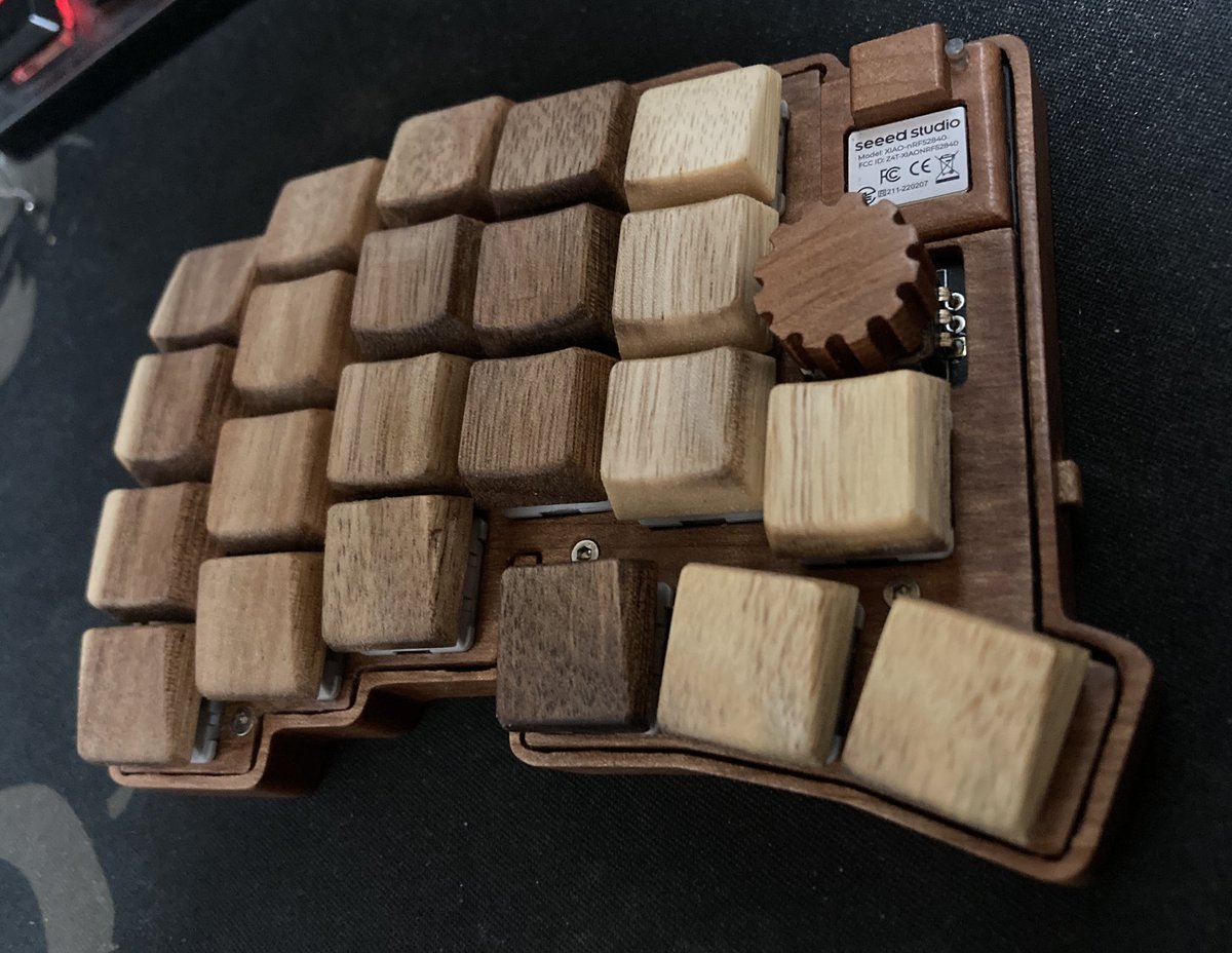 えんたしす tweet media