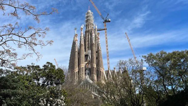 PerseusLeGrand's tweet photo. La Sagrada Família a atteint sa hauteur maximale.

Elle est désormais la plus haute église du monde. https://t.co/cPlOwcfE1O