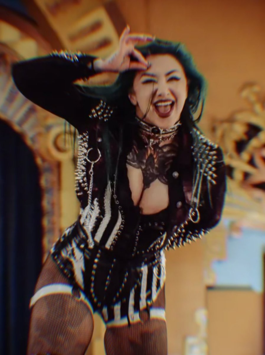 ѕPΔČ€ 𝐐𝐔𝒆έℕ 👽🛸 tweet media