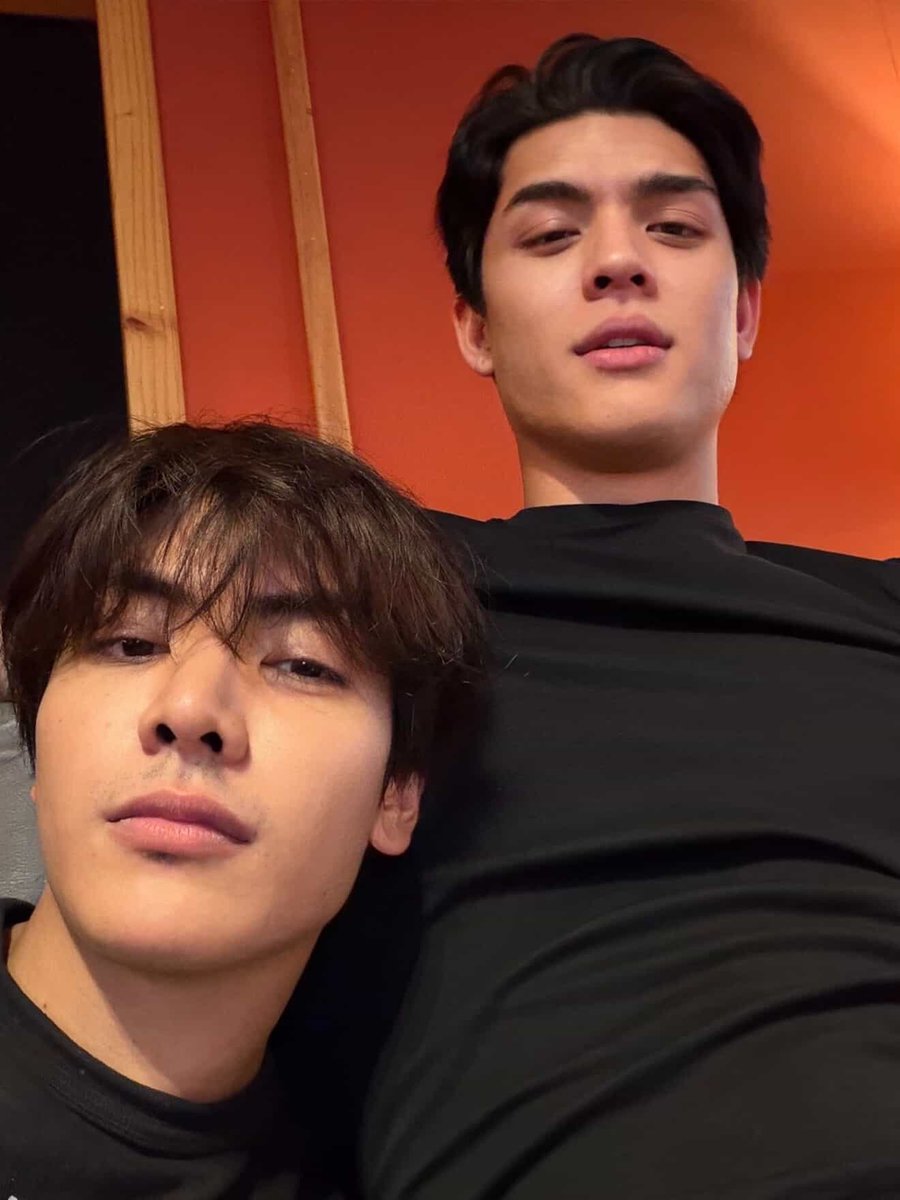 How to ถ่ายรูปยังไงให้ดูเคะ
1. ถ่ายกับจอสเวอาห์