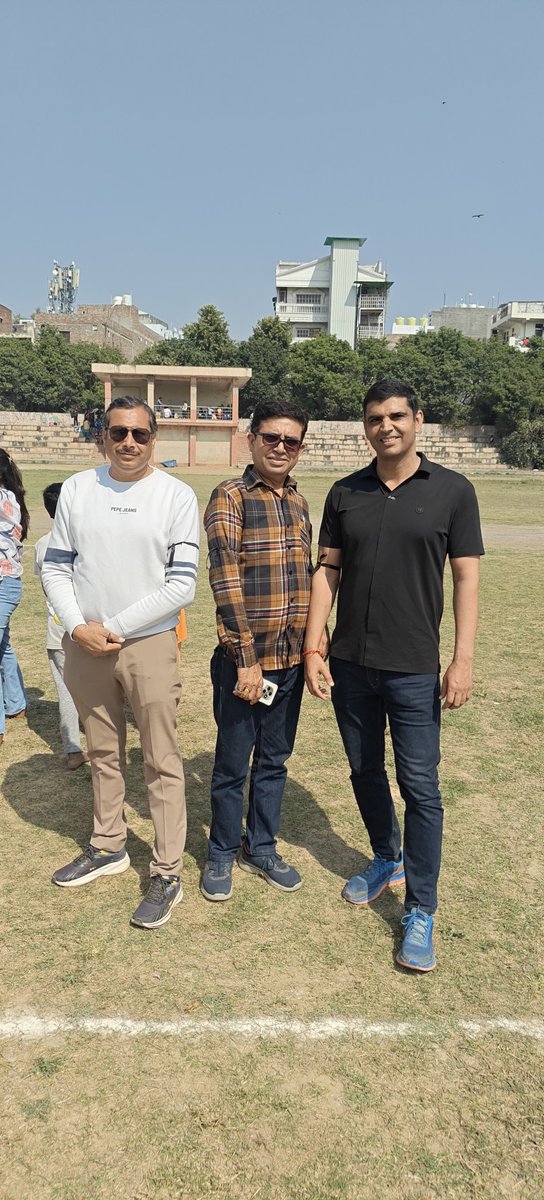 ADPSS_official's tweet photo. न्याय की लड़ाई में निमंत्रण नहीं भेजे जाते 
योद्धा स्वयं चले आते हैं।
मिलकर लड़ेंगे जीतेंगे।।
#JusticeForTeachers 
#ADPSSforTeachers 
#ADPSSAgainstTETCompulsion https://t.co/a4lrUXeUr9