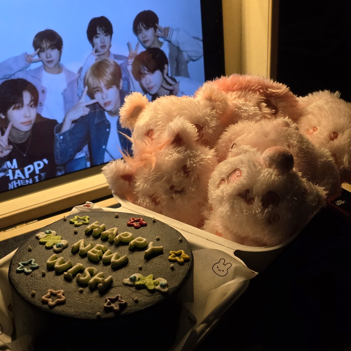 ☆구매하기에 가격이 부담인 학생즈니☆
   ☆월급날이 많이 남은 직장인즈니☆
    ☆위시가 너무 좋은 우리 위즈니☆

#rt 추첨 1분께 베이커리 팝업 MD
공구가 7만원+@
원하시는거 보내드려요!
특전도 받아가세여!!!

☆당발 2/27(금)
☆위즈니 인증받아요
☆참저삭!