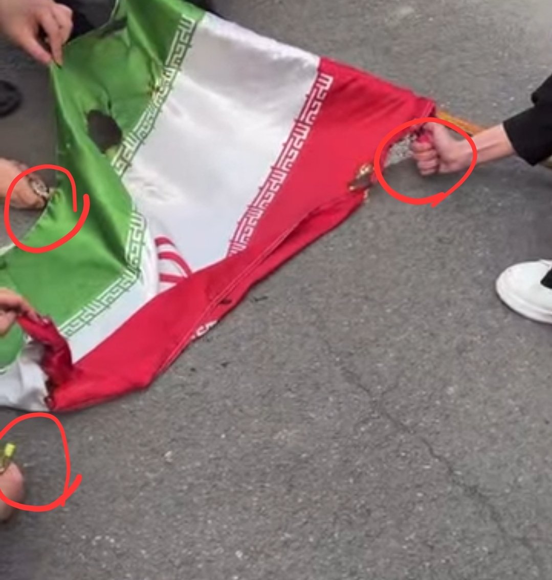 عَـمـوعَـلـی tweet media