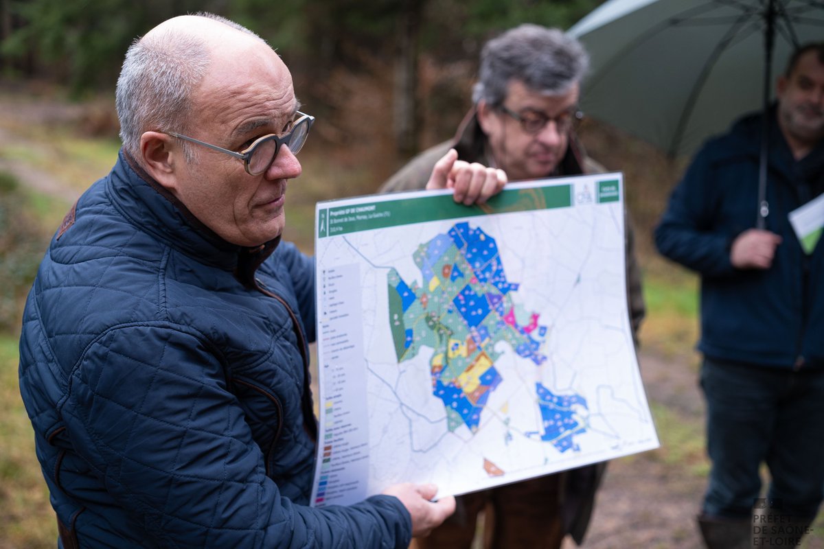 Prefet71's tweet image. #ENVIRONNEMENT |🌲 Forêt et filière bois : des enjeux concrets pour la Saône-et-Loire

📅 Le 19 février, Dominique Dufour, préfet de Saône-et-Loire, a participé à une rencontre dédiée à la filière forêt-bois, organisée avec les acteurs locaux du secteur.