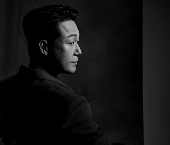 간특하다 꾸짖기엔 달지 않던가. 바짝 엎드린 읍소에 위세를 토해내는 것이.