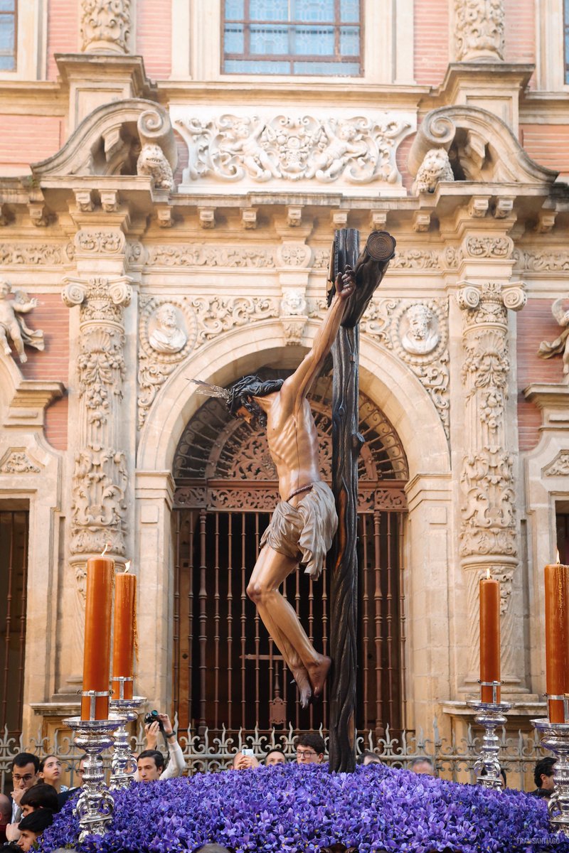 El perfil del Cristo de la Buena Muerte.

#ViaCrucisSevilla2026