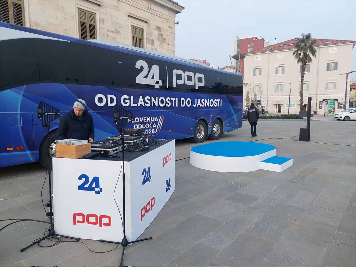 Tina Hacler tweet media