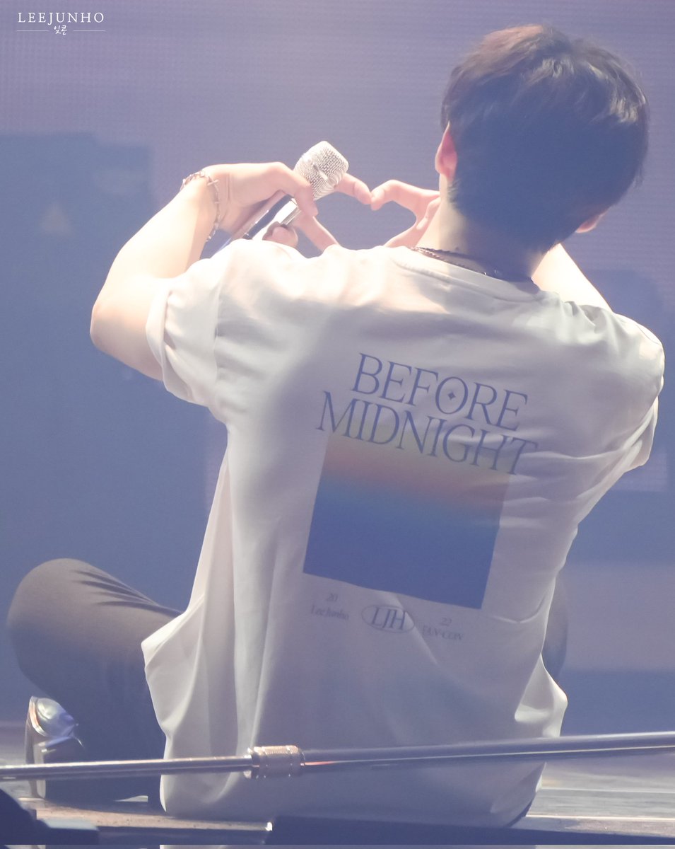 #이준호 #LEEJUNHO
#사계 #Always
#O3Collective 
새벽잊시💛🍑💛
✨️968번째✨️잊나잇 
애정하는 뒷 모습😍😘
오늘도 고생많았어 
잘 자💗💗💗😴😴