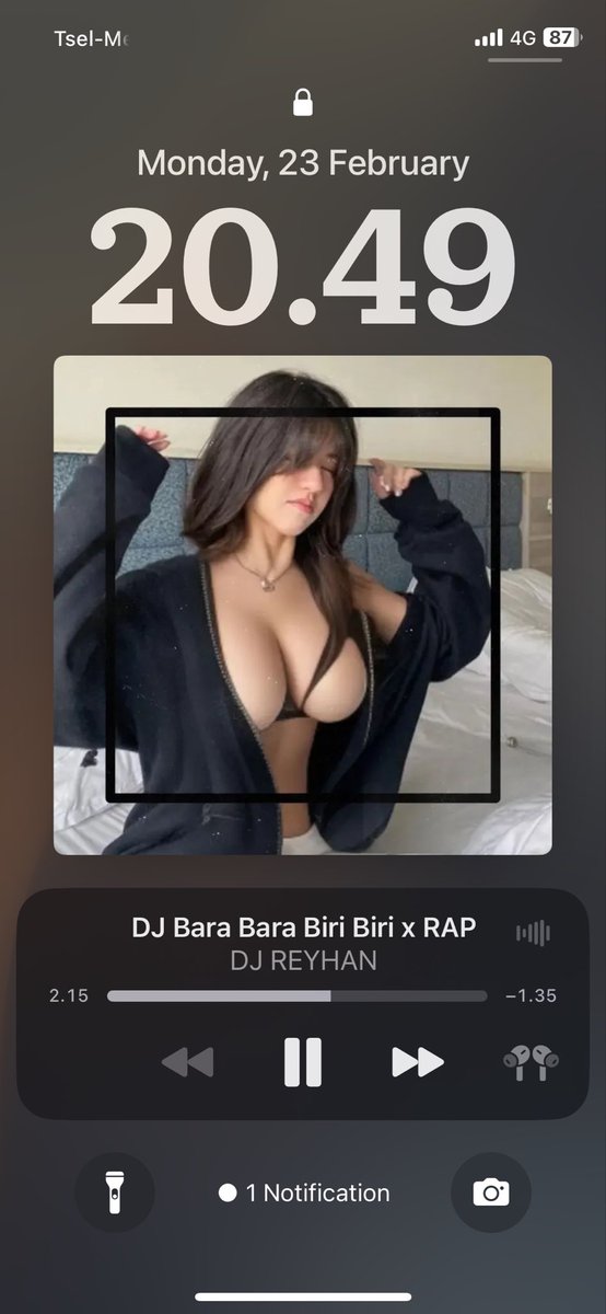 Tadi ya, tadi bgt pas lagi latihan di tempat gym sehabis pulang terawih. Lagi rest di antara set gue ambil hape dan kaget bgt liat thumbnail vonzy bentukannye gini 😮‍💨