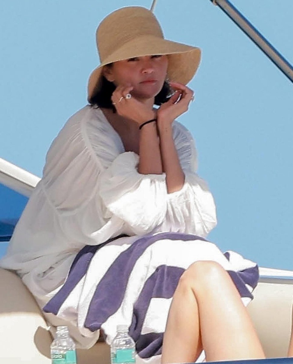 one of my fav pictures of selena gomez i think