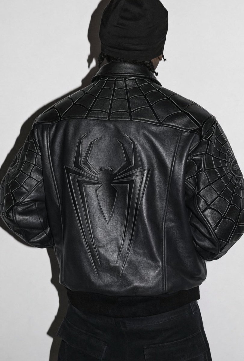 AstroMagazine_'s tweet photo. J'ai pas inclus le coloris noir parce qu'il mérite son tweet à part...

                       Spiderman x Supreme (2026) https://t.co/bfksSKpIqG
