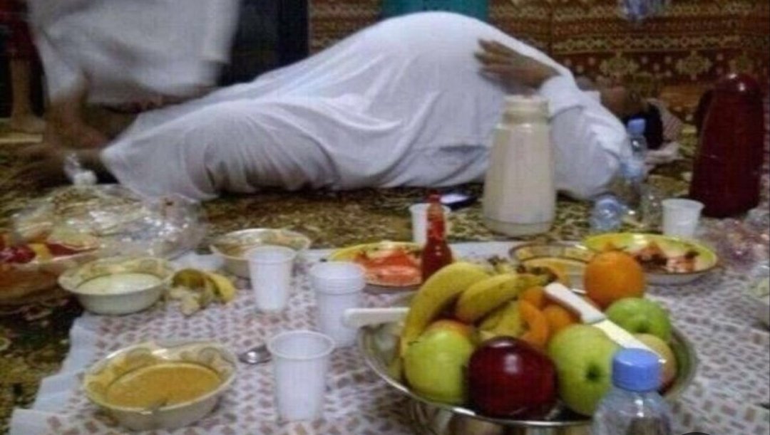 <a href="/Alanqri_fahad/">Fahad Alanqri</a> احتاج احد يشرح لي الصوره
1. شاحنه مسويه حادث
2. اسرع بعد الفطور