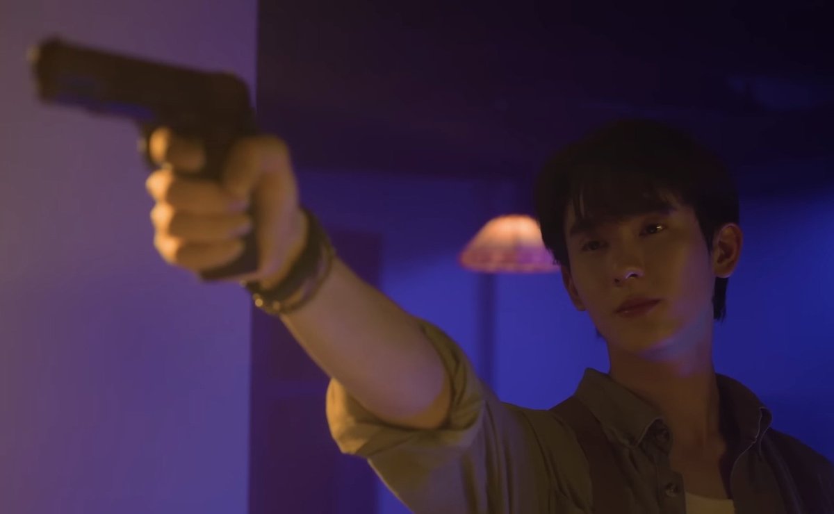 Novel Yongyi: Nooo 😢😢 Please,
 😢😢😢 don't use weapons 😢😢 don't fight 😢😢😢😢

Pilot Yongyi: