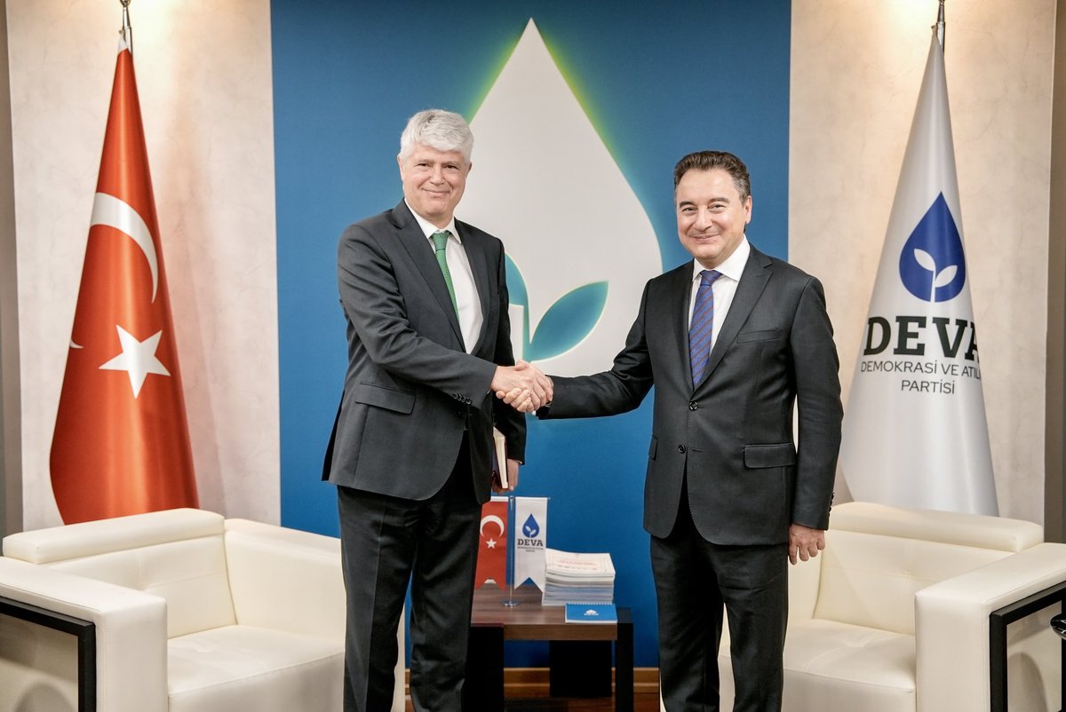 alibabacan's tweet photo. İsviçre'nin Türkiye Büyükelçisi Sayın Guillaume Scheurer bugün Genel Merkezimizi ziyaret etti.

Türkiye-İsviçre ilişkileri ve gündem üzerine görüş alışverişinde bulunduk.

Sayın Scheurer'e ziyareti için teşekkür ederim. https://t.co/A8msoBpcQr