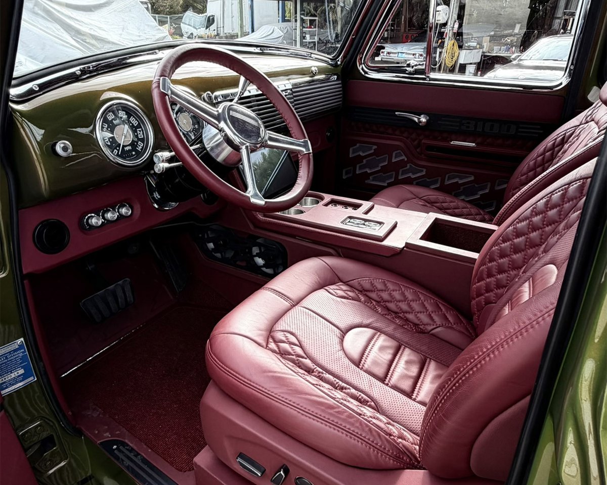 Barrett_Jackson's tweet image. Pegasus Purple, say hello to Tequila Gold. This #custom 1953 @Chevrolet 3100 is powered by a 5.3-liter LS V-8 engine backed by a four-speed 4L60 #automatic transmission. Selling with No Reserve during the 2026 #PalmBeach Auction, Apr. 16-18.

Learn more: bit.ly/PB26TW-1953Che…