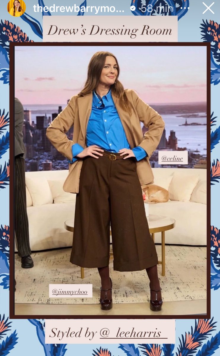 ChiccoseDOC's tweet image. trasmissione d’oltreoceano, #LivewithKellyandMark, #KellyRipa, entrata contestualmente nei record, ha stabilito il suo speciale 2️⃣5️⃣esimo anniversario alla conduzione di uno show, celebrata da special guests ed amici come #JerryOConnell e dal marito e co-conduttore di lungo corso