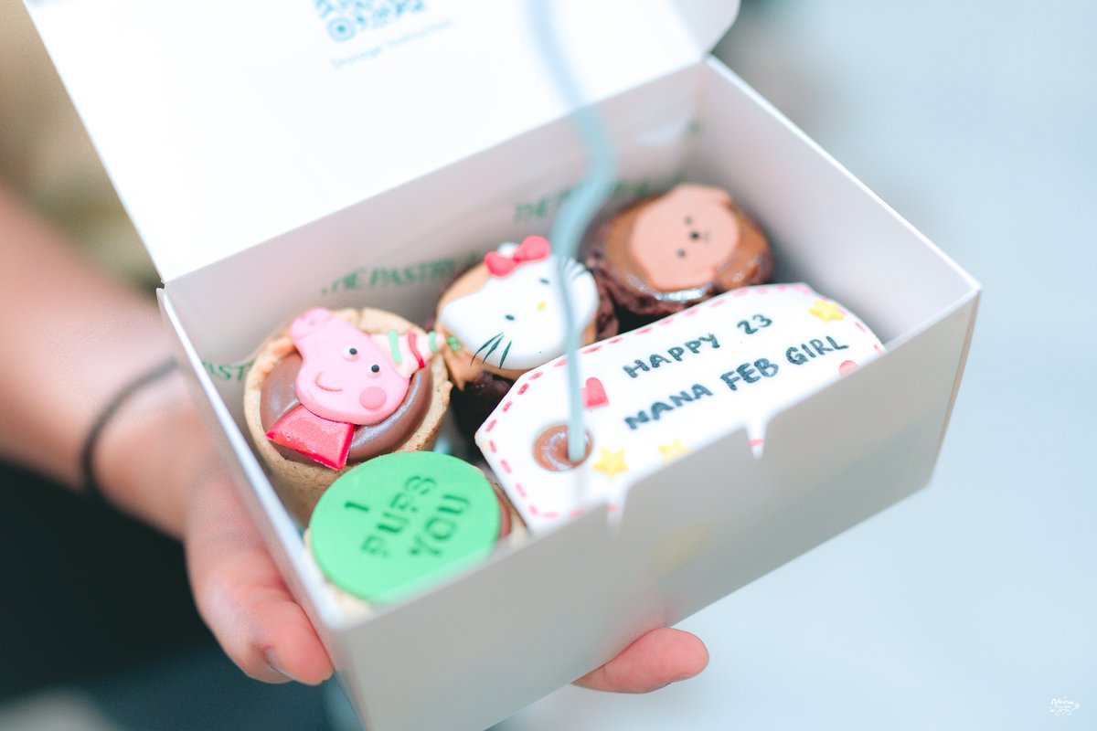 ˚⊹🐶 𝐇𝐚𝐩𝐩𝐲 𝟐𝟑𝐫𝐝 𝐍𝐚𝐧𝐚 𝐅𝐞𝐛 𝐆𝐢𝐫𝐥 🎂⁾⁾

ภาพบรรยากาศ Birthday Project🎈

ขอขอบคุณทุกคนที่ร่วมอวยพรและฉลองวันเกิดล่วงหน้าให้นานาด้วยกันนะคะ 🫶🏻´ˎ˗

━━━━━━━━━ ━ ━ ━ ━ ━

#Happy23NanaFebGirl
#NanaCGM48 #CGM48