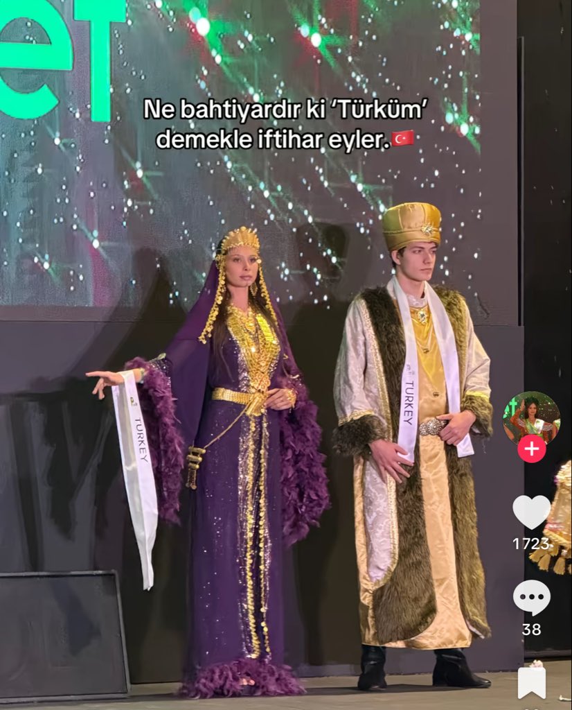 kvalbeck's tweet photo. Selahaddin ayyubiyi caldiniz bi sey demedik bari fistanlarimizi calmayin https://t.co/DrHG0Grlly