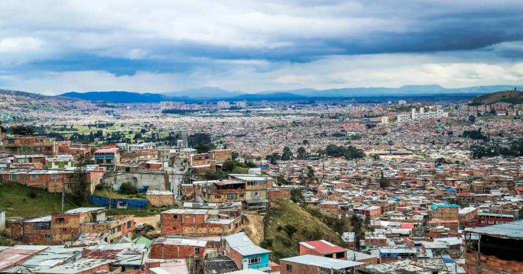 #AHORAEntrevistas Bogotá está en un proceso de revitalización de sus barrios. La secretaria de <a href="/habitatbogota/">Secretaría del Hábitat</a>, <a href="/vvbernal/">Vanessa Velasco</a>, explica cómo a través de la participación ciudadana y la infraestructura urbana se busca transformar la ciudad y fortalecer la apropiación del espacio