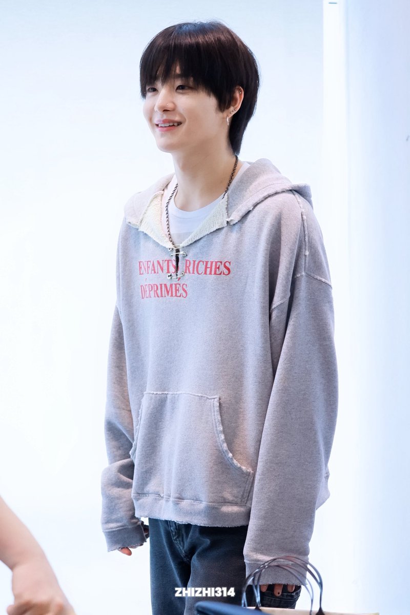 パスポート無くして大焦り顔もまだツボ、ょゎぃ