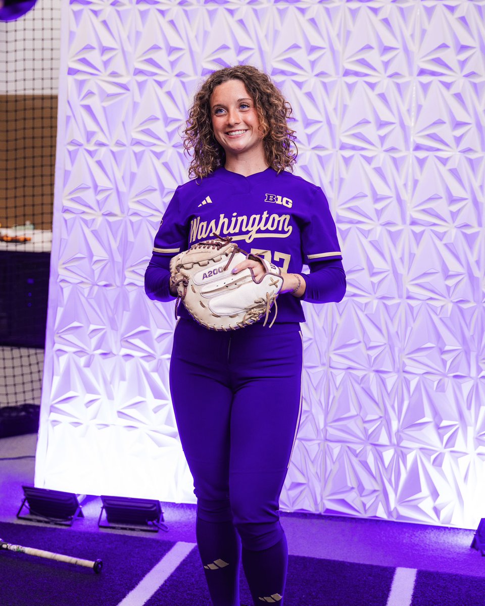 Washington Softball tweet media