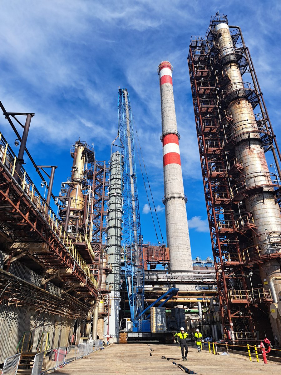 Sarens's tweet image. Sarens delivered in style at the #OrlenLietuva #Refinery, with a complete #Engineered solution for a milestone project at the site and our first full-scope project in Lithuania! Do you know the benefits of full-scope projects? bit.ly/3Opcnro #NothingTooHeavy
