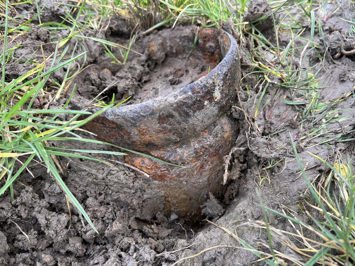 authorAPT's tweet image. A friend has messaged me saying they’ve found this on their farm. Harmless? Any #WW2 #experts out there recognise this as something potentially dangerous?