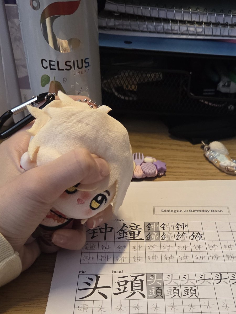 sin_kinies's tweet photo. Never take language classes in college https://t.co/wWaiqkGkPj