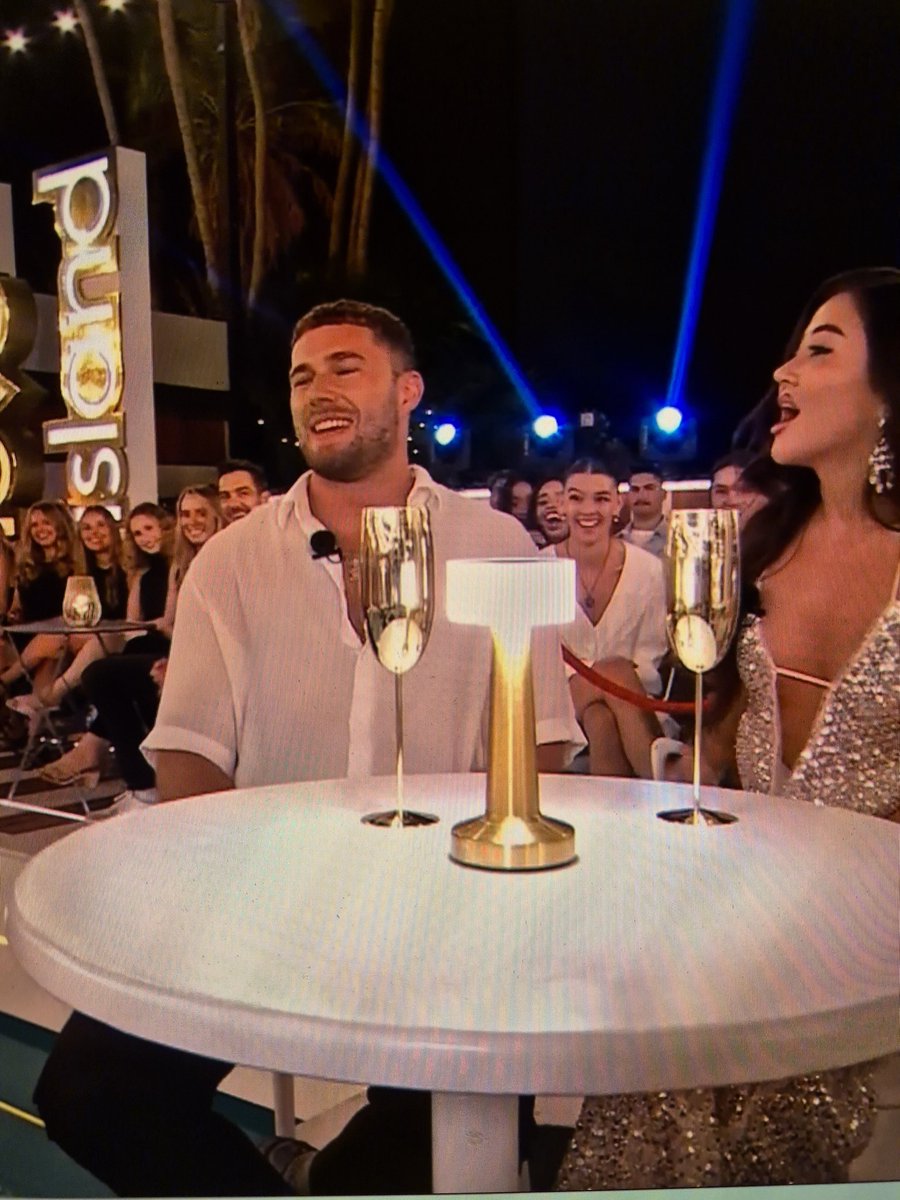 stephanie_the2nd tweet media