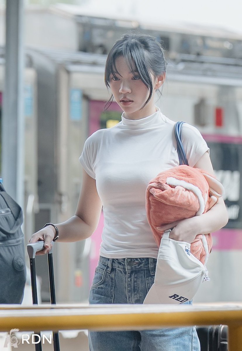 Forever Forever
예쁜 것만 주고 싶어
Forever Forever
가득 채운 마음을 네게