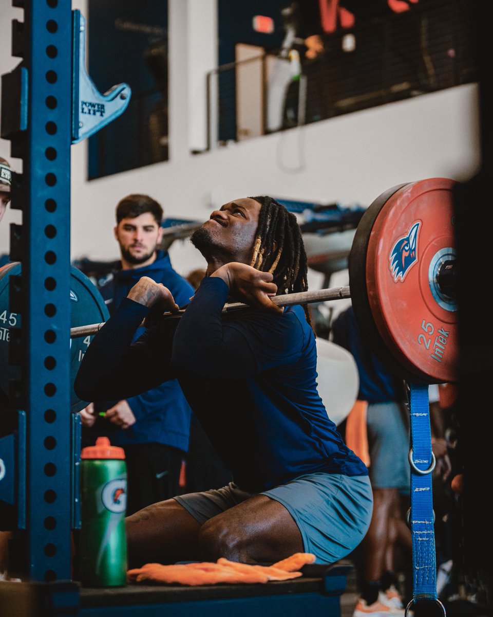 UTSAFTBL's tweet photo. Attack the week 😤

#210TriangleOfToughness | #BirdsUp https://t.co/gckmOqMWtt