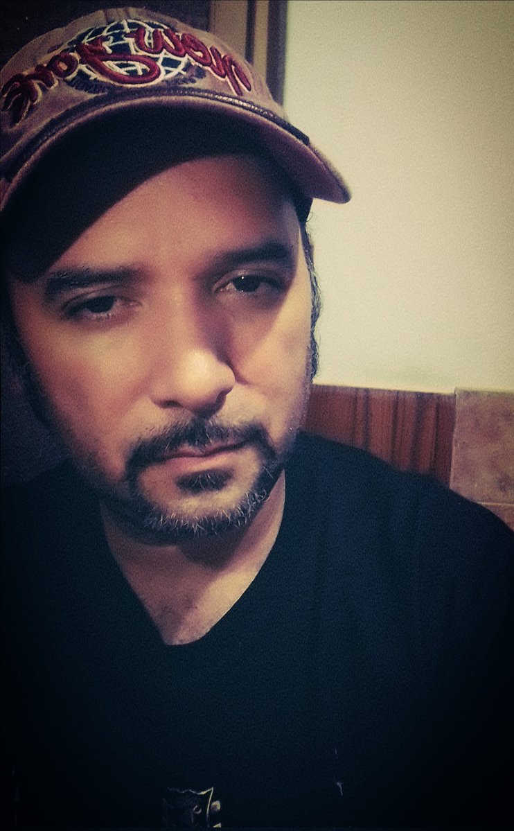 Cansado, sobrepensando todo y una selfie 🤳 
#selfie