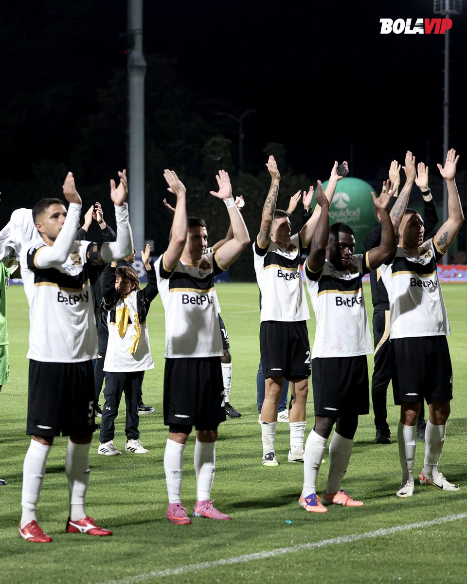 ✔️ Abono económico con camiseta incluida
✔️ Bufanda gratis con la compra de un sixpack por Tada
✔️ Entradas a buen precio
✔️ Sinergía con creadores de contenido para amplificar la comunicación del club

Inter de Bogotá no compran hinchas, se llama MARKETING DEPORTIVO. 👏