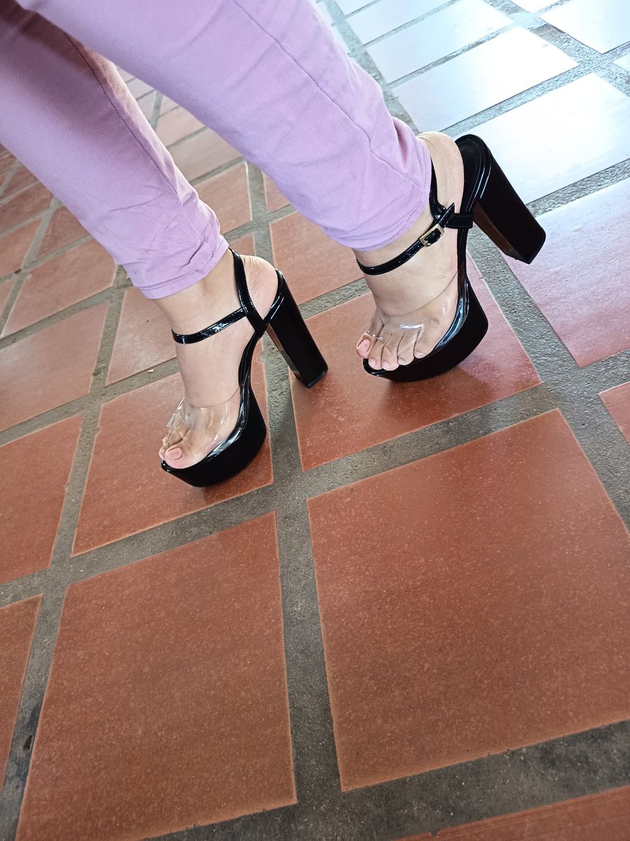 Lizzfeet_'s tweet photo. Rt 😍 https://t.co/AqjGaWIPdt