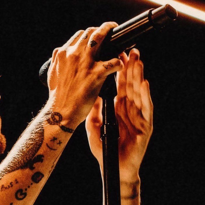 louis tomlinson details tweet media