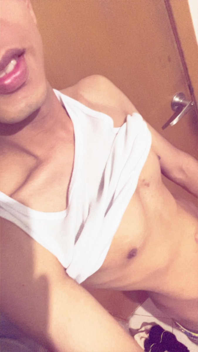 brandonhub2007's tweet photo. Pero si va a volver a ser 2016? 

¿Qué me harían si me ven así? 🫣
@EncuentroGayMty @encuentrogaygdl 
#gay #teengay #gdlgay https://t.co/3iYuTnh2xG