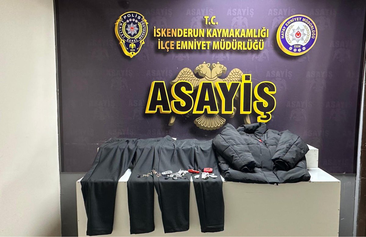 Deneme Kabininde Hırsızlık: Şüpheli Suçüstü Yakalandı

HABERİN DEVAMI 👇🏼

instagram.com/p/DVHZZsCCFgr/…

#hatay