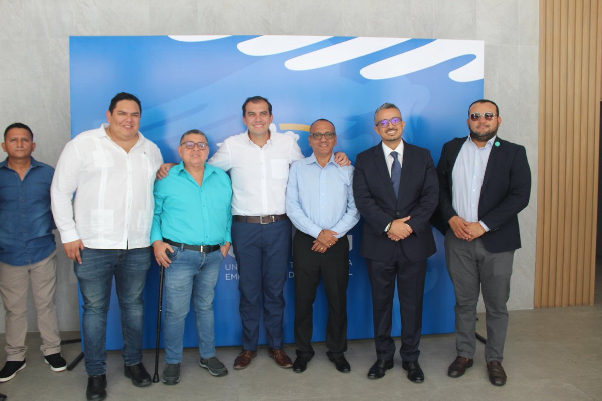 En el auditorio de <a href="/UTEG_ec/">UTEG</a>, el ministro <a href="/haburbano/">Harold Burbano</a> lideró el “Diálogo sobre la Jornada Efectiva para el Desarrollo”, donde se socializó la jornada eficiente que dinamiza los horarios laborales, permite más tiempo para las familias y respeta plenamente los derechos adquiridos.