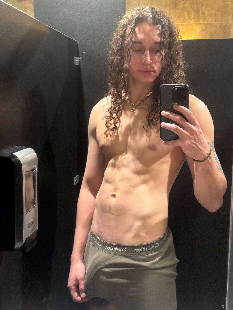 TarzanJames tweet media