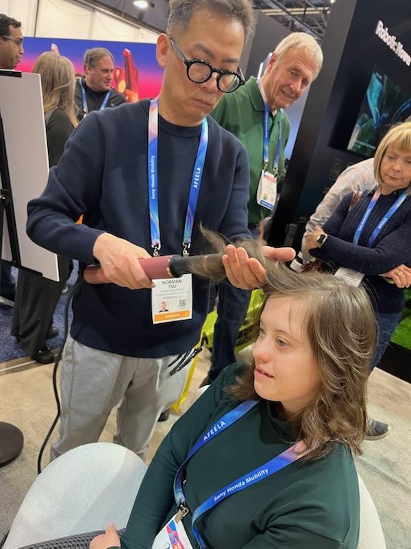 BridgingApps tweet media