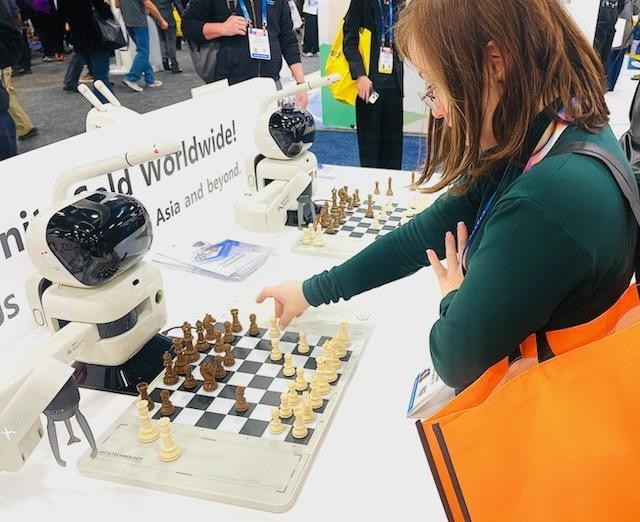 BridgingApps tweet media