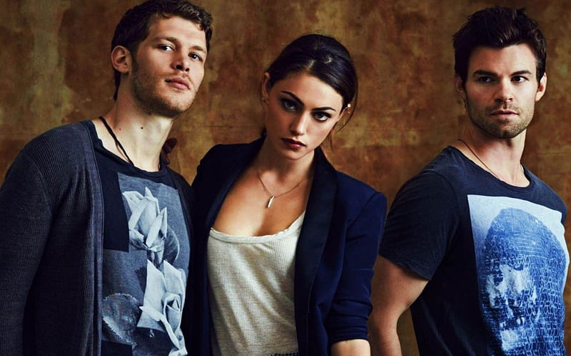 I Looking Active Mains People 
exatly  mains Ships family 

Klaus Mikaelson 
Elijah Mikaelson