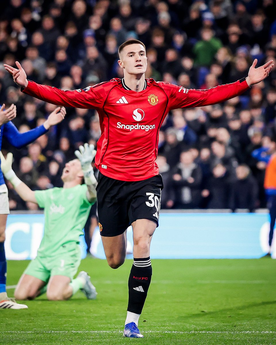 Another big goal off the bench for Benjamin Šeško 😤